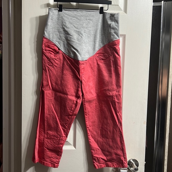 Maternity Capri pants - Picture 1 of 2